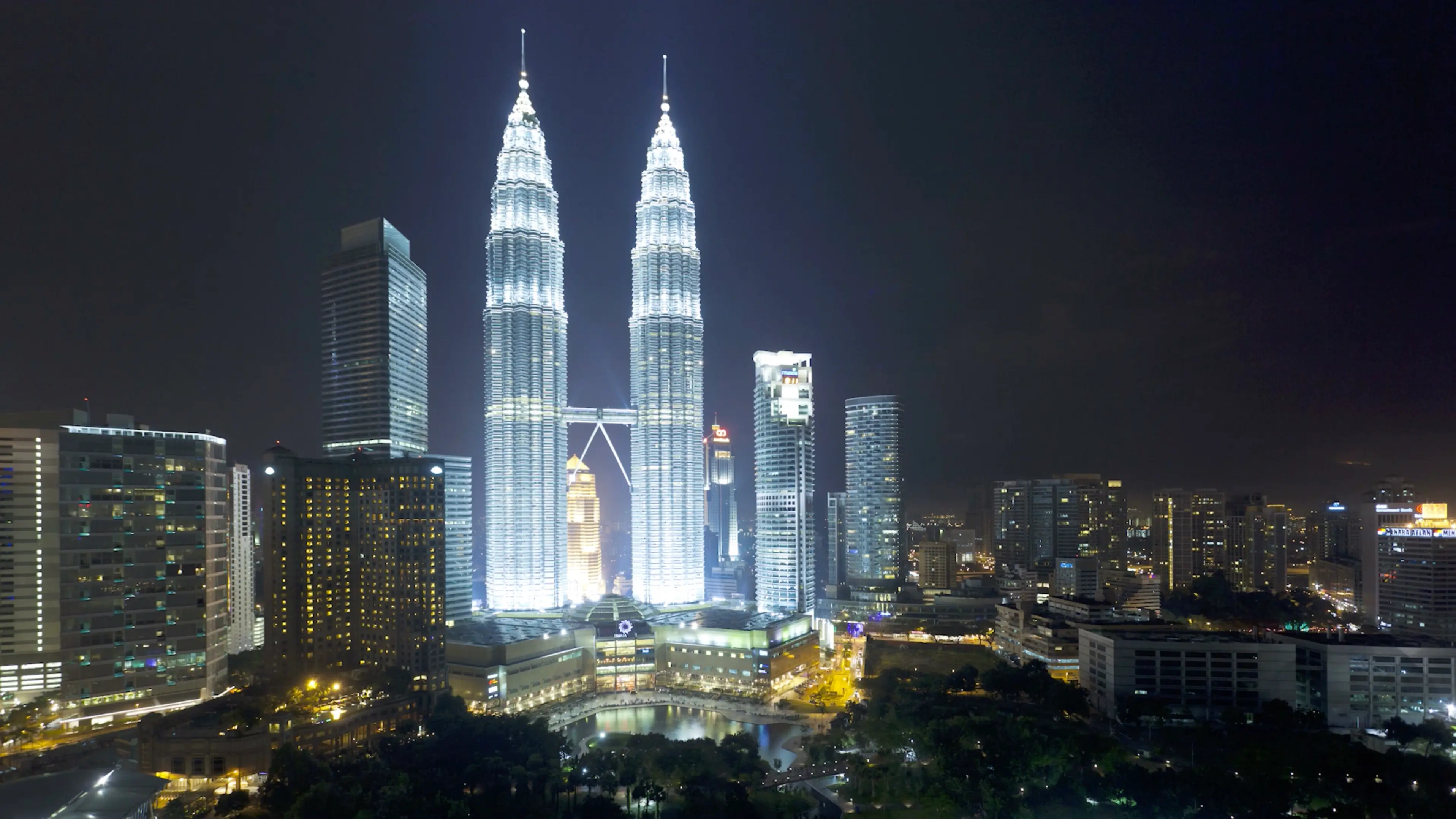 Plane in the sky image